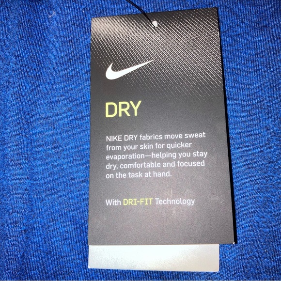 Nike Women’s Blue Dri-FIT Legend T-Shirt NWT Sz Medium - Picture 5 of 8